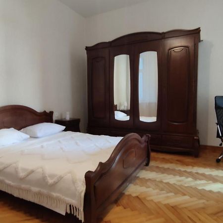 Flat in the city center 오데사 외부 사진